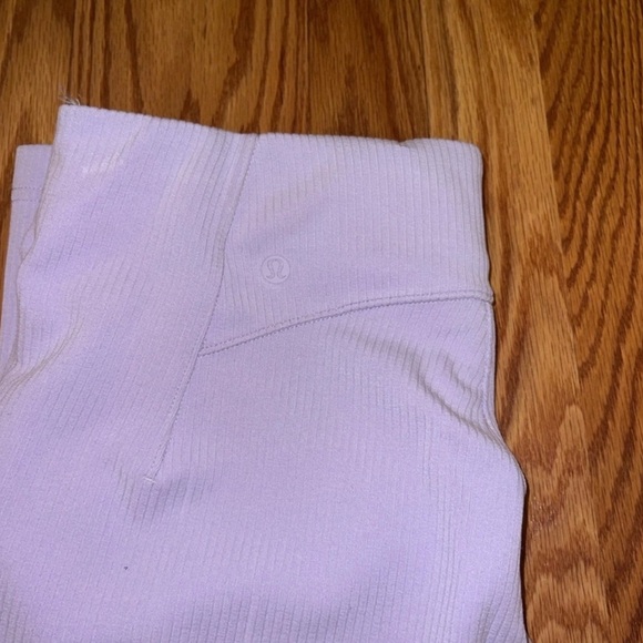 Lululemon Athletica Lilac Cropped Pants - Picture 6 of 6